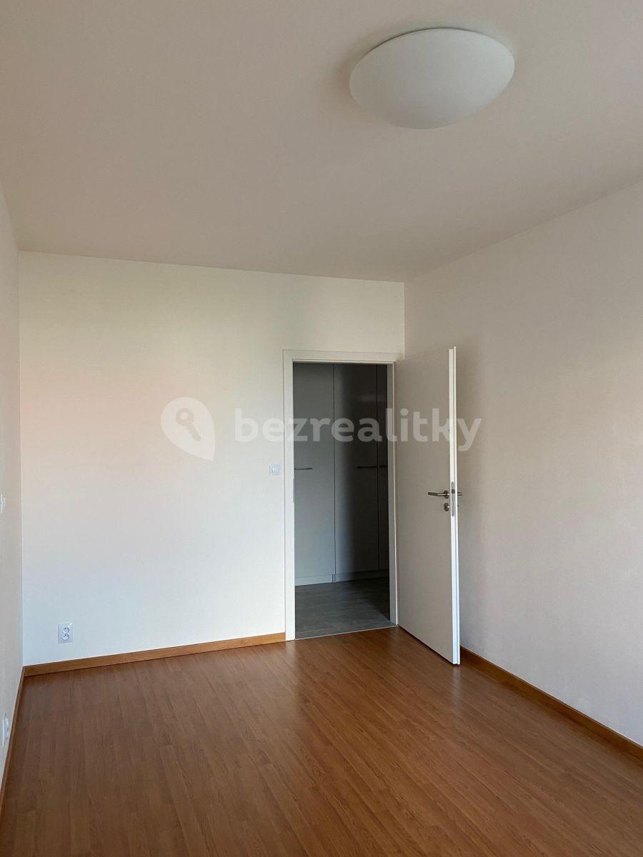 1 bedroom with open-plan kitchen flat to rent, 56 m², K Meteoru, Hradec Králové, Královéhradecký Region