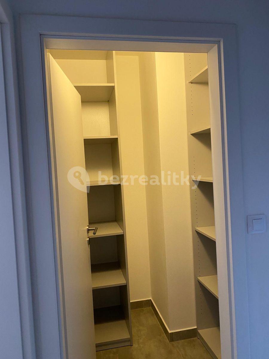 1 bedroom with open-plan kitchen flat to rent, 56 m², K Meteoru, Hradec Králové, Královéhradecký Region