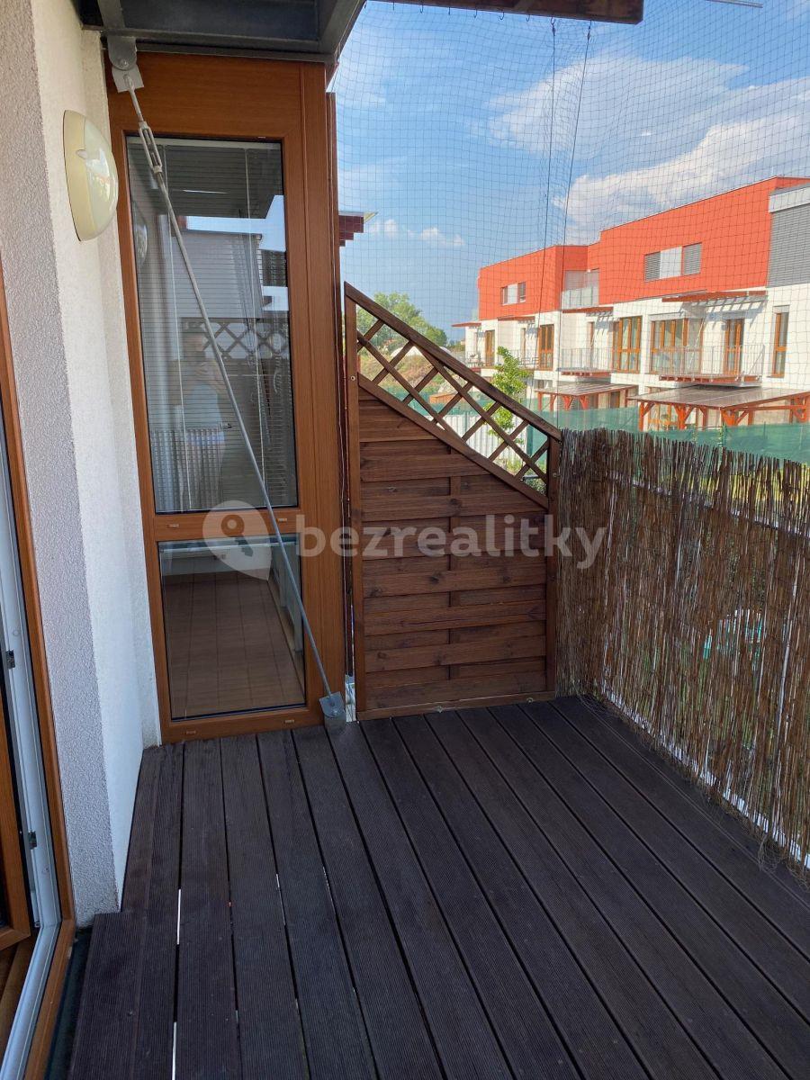 1 bedroom with open-plan kitchen flat to rent, 56 m², K Meteoru, Hradec Králové, Královéhradecký Region