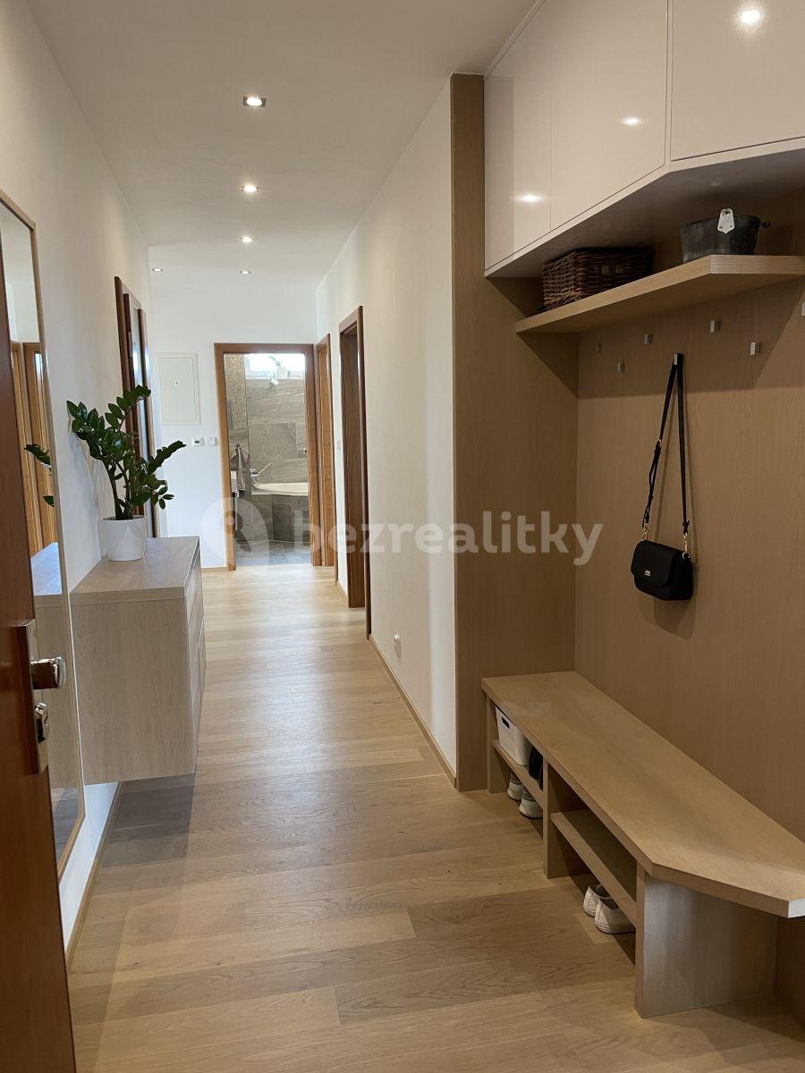 3 bedroom with open-plan kitchen flat to rent, 118 m², Milotická, Prague, Prague