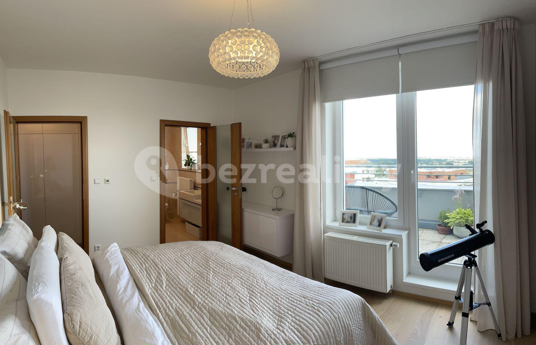 3 bedroom with open-plan kitchen flat to rent, 118 m², Milotická, Prague, Prague