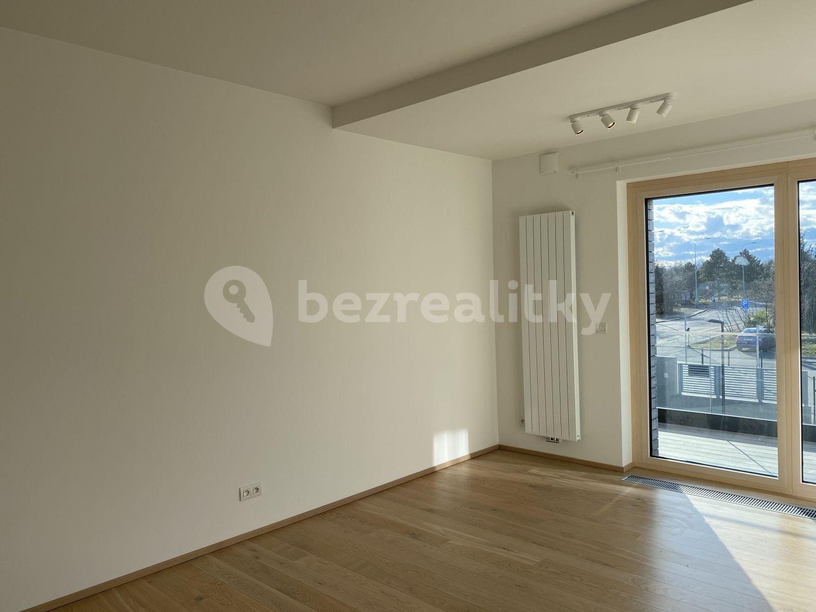 Studio flat to rent, 58 m², Radičova, Prague, Prague