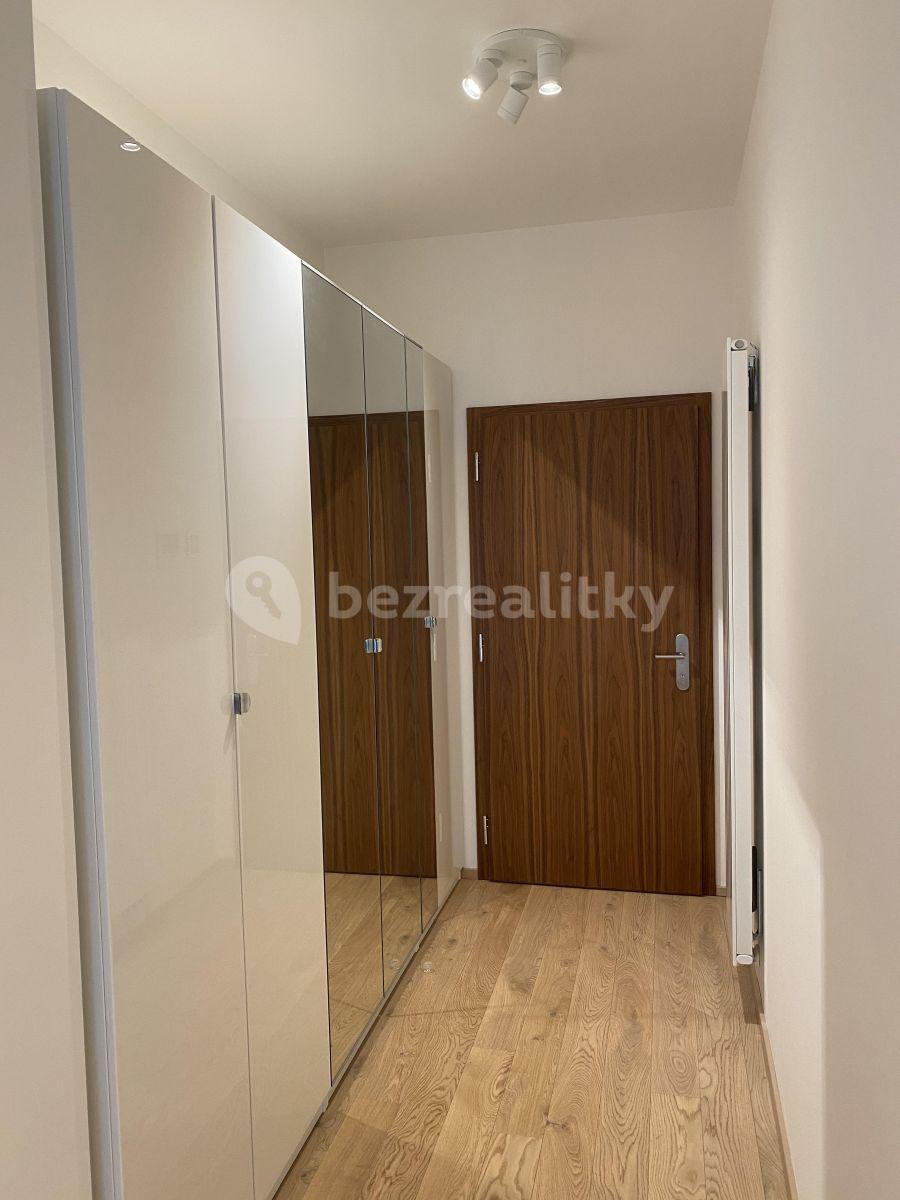 Studio flat to rent, 58 m², Radičova, Prague, Prague