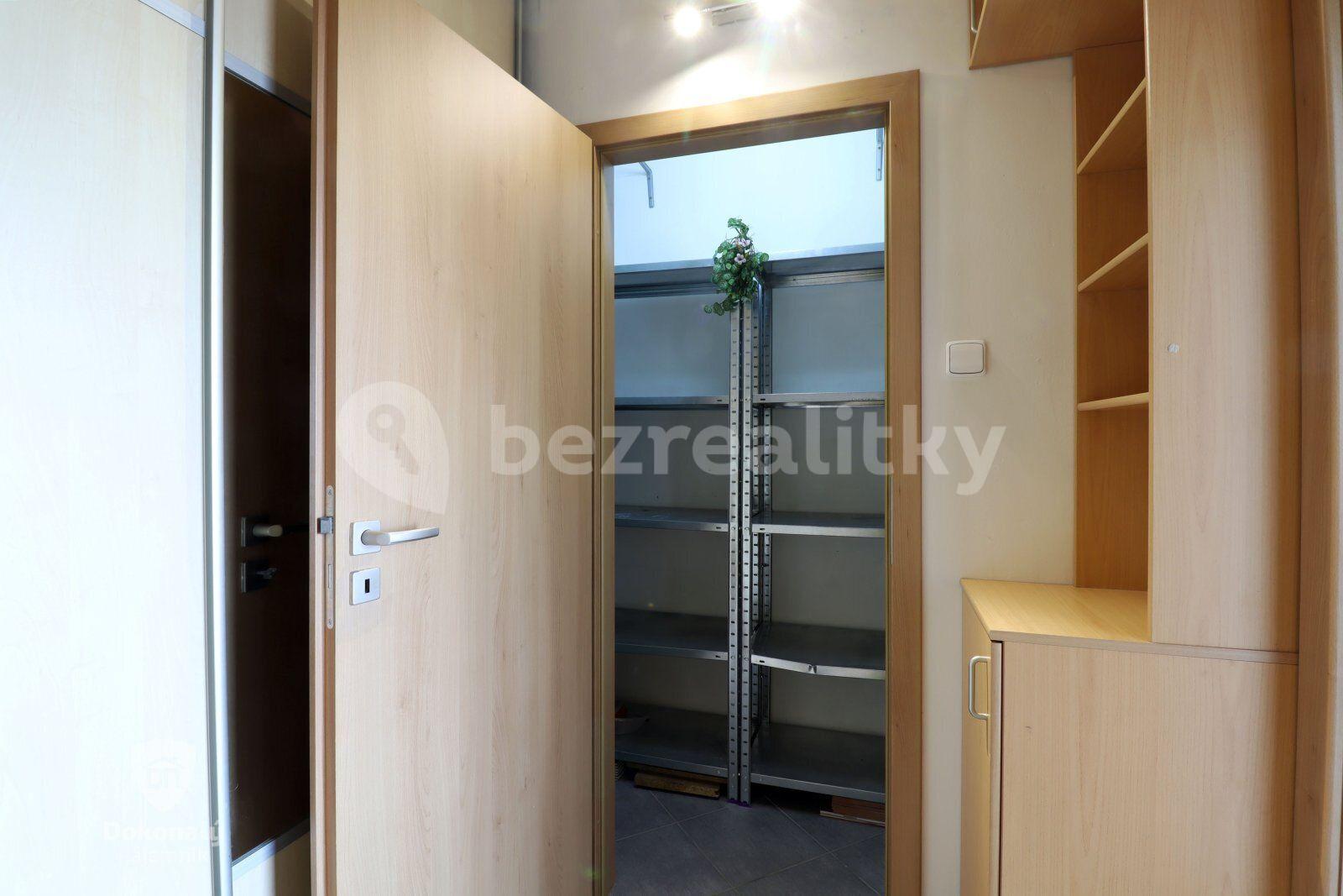 2 bedroom with open-plan kitchen flat to rent, 60 m², Tererova, Prague, Prague