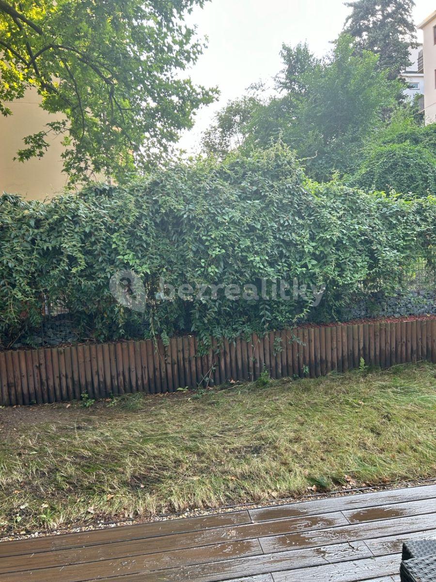 1 bedroom with open-plan kitchen flat to rent, 57 m², Holečkova, Prague, Prague