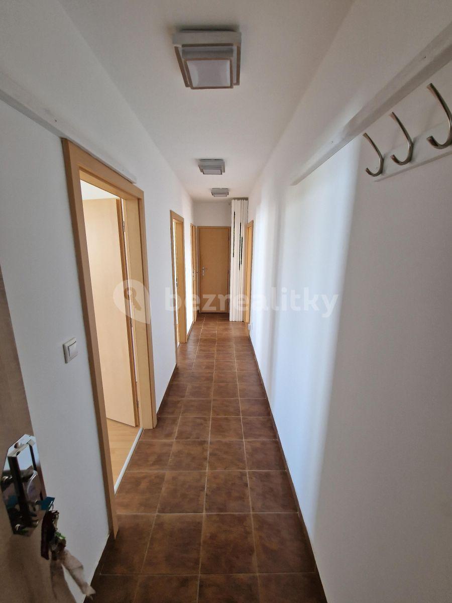 2 bedroom with open-plan kitchen flat to rent, 82 m², Fryčovická, Prague, Prague