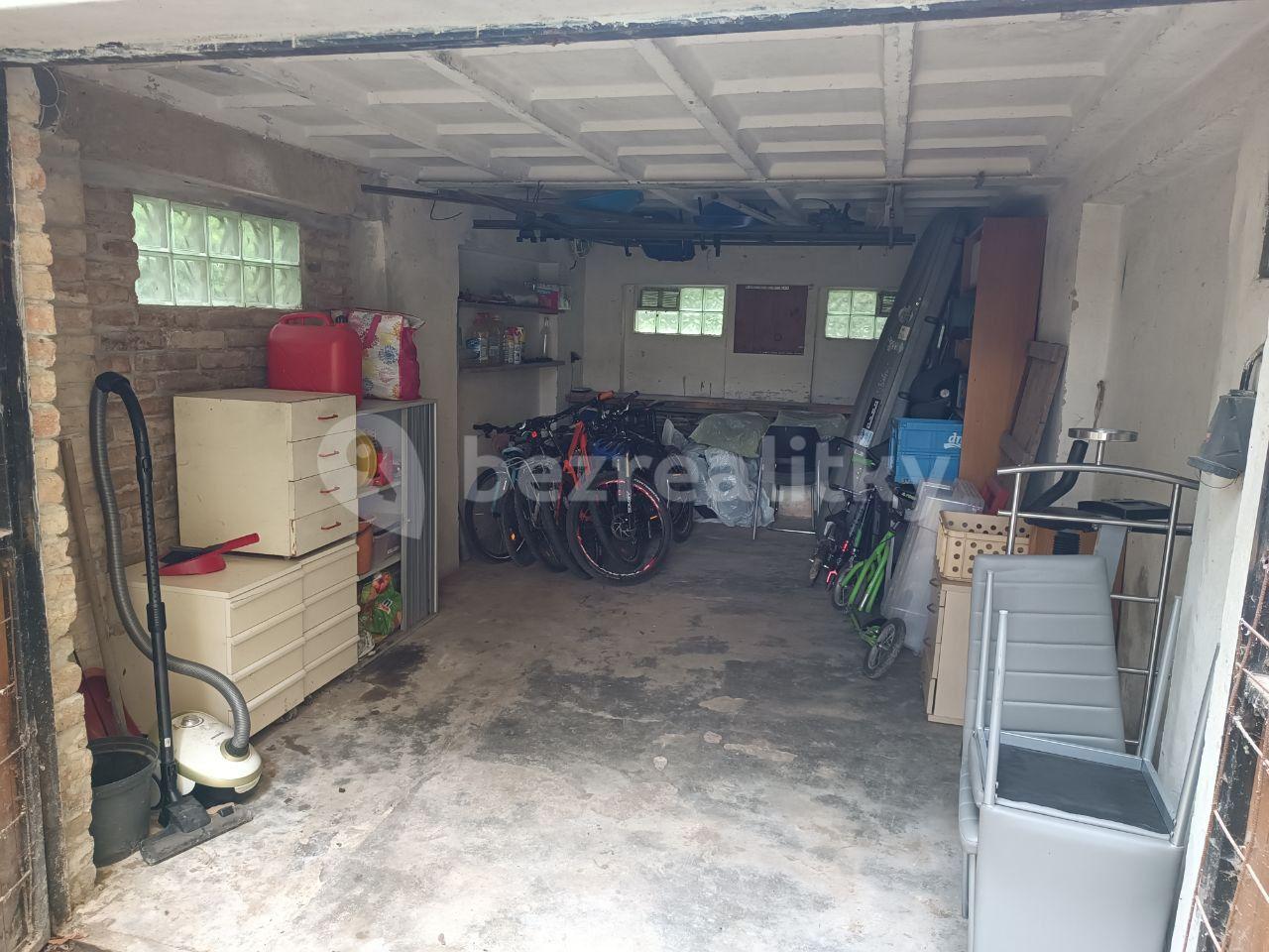 garage to rent, 19 m², Hradecká, Brno, Jihomoravský Region