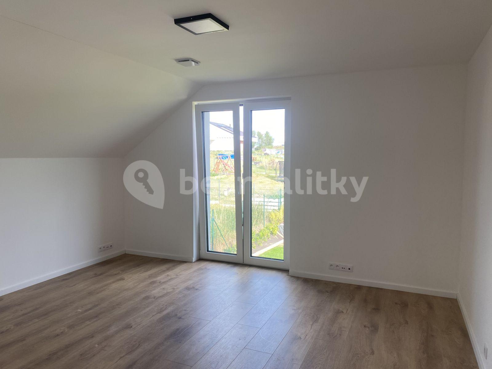 house to rent, 168 m², Stromová, Všestary, Středočeský Region