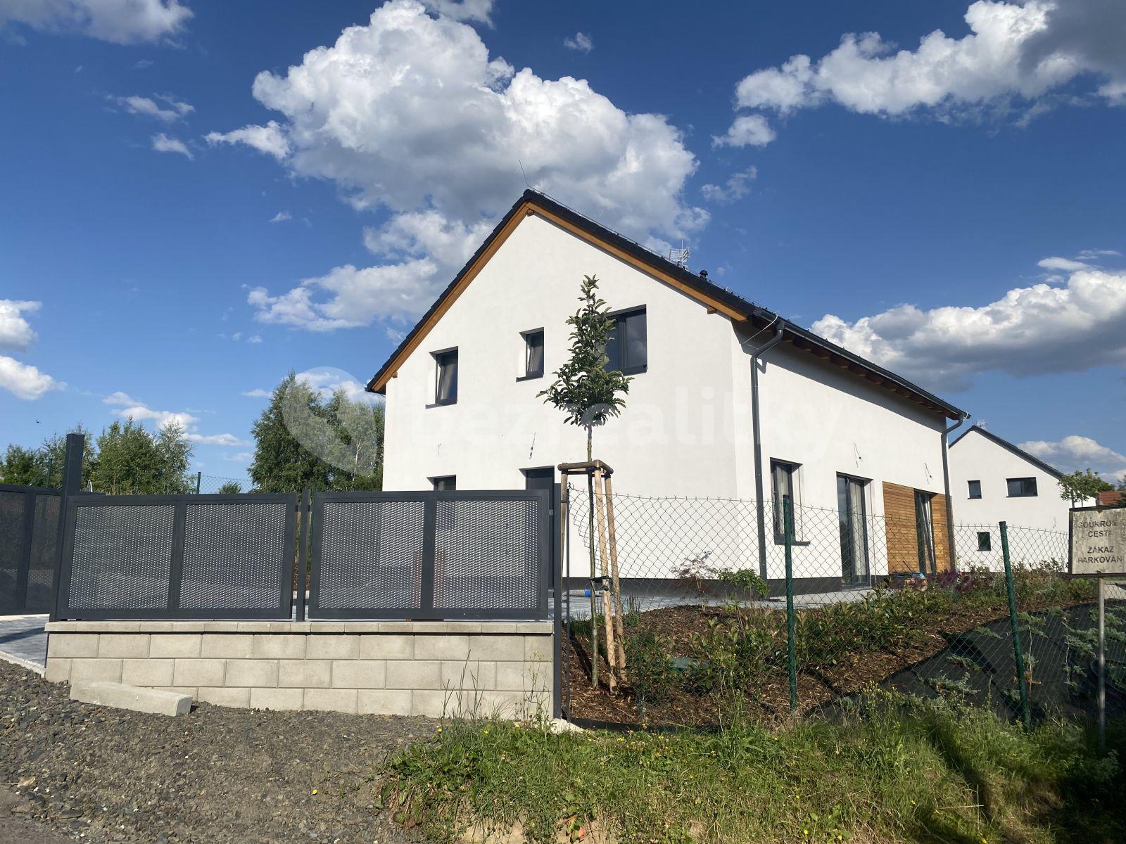 house to rent, 168 m², Stromová, Všestary, Středočeský Region