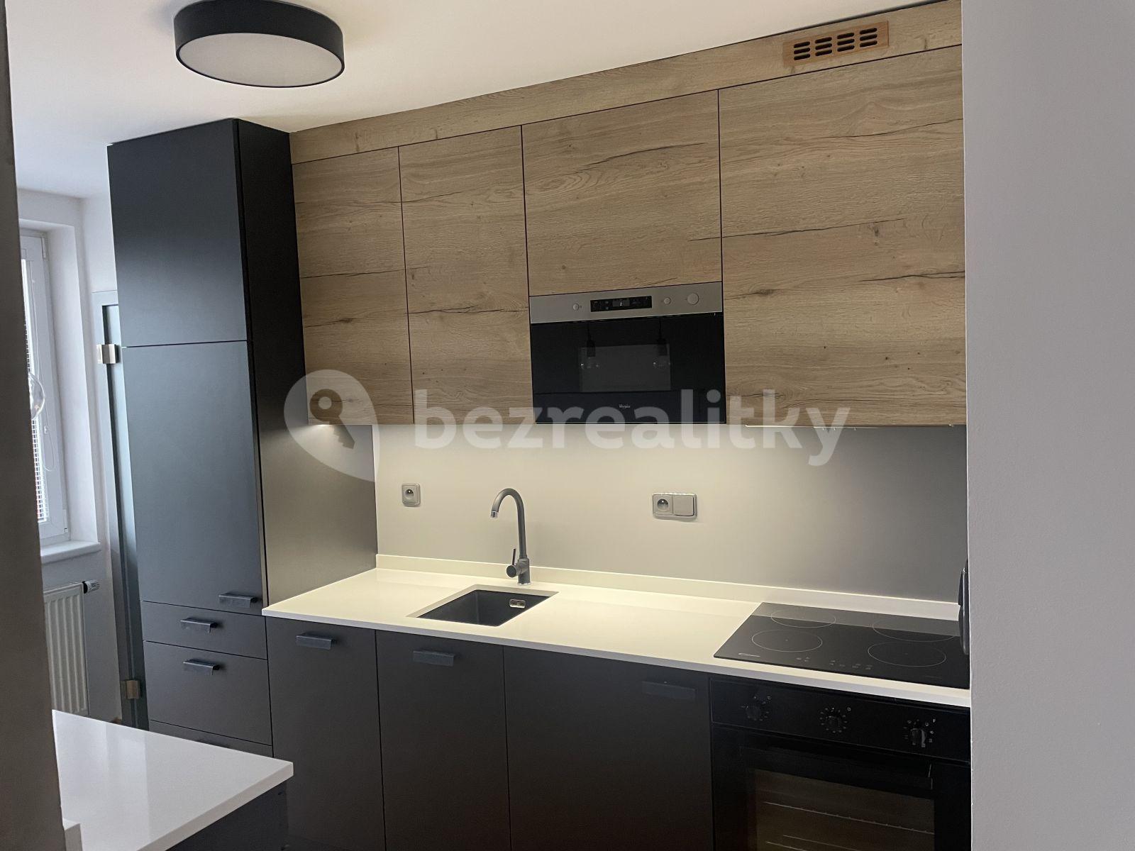 2 bedroom with open-plan kitchen flat to rent, 65 m², Dobrovského, Mělník, Středočeský Region