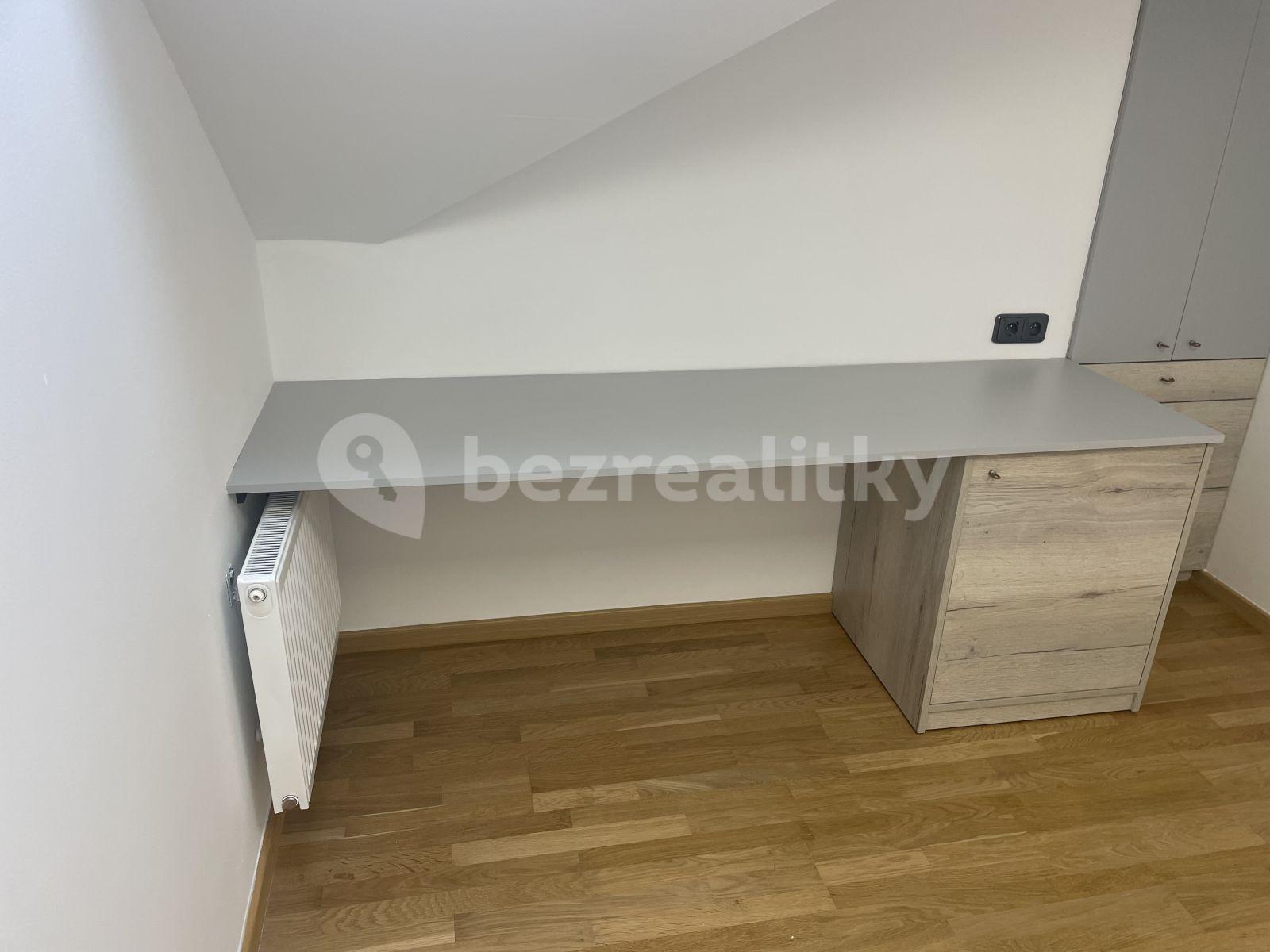 2 bedroom with open-plan kitchen flat to rent, 65 m², Dobrovského, Mělník, Středočeský Region