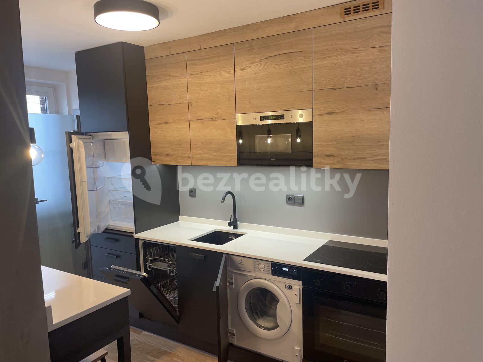 2 bedroom with open-plan kitchen flat to rent, 65 m², Dobrovského, Mělník, Středočeský Region