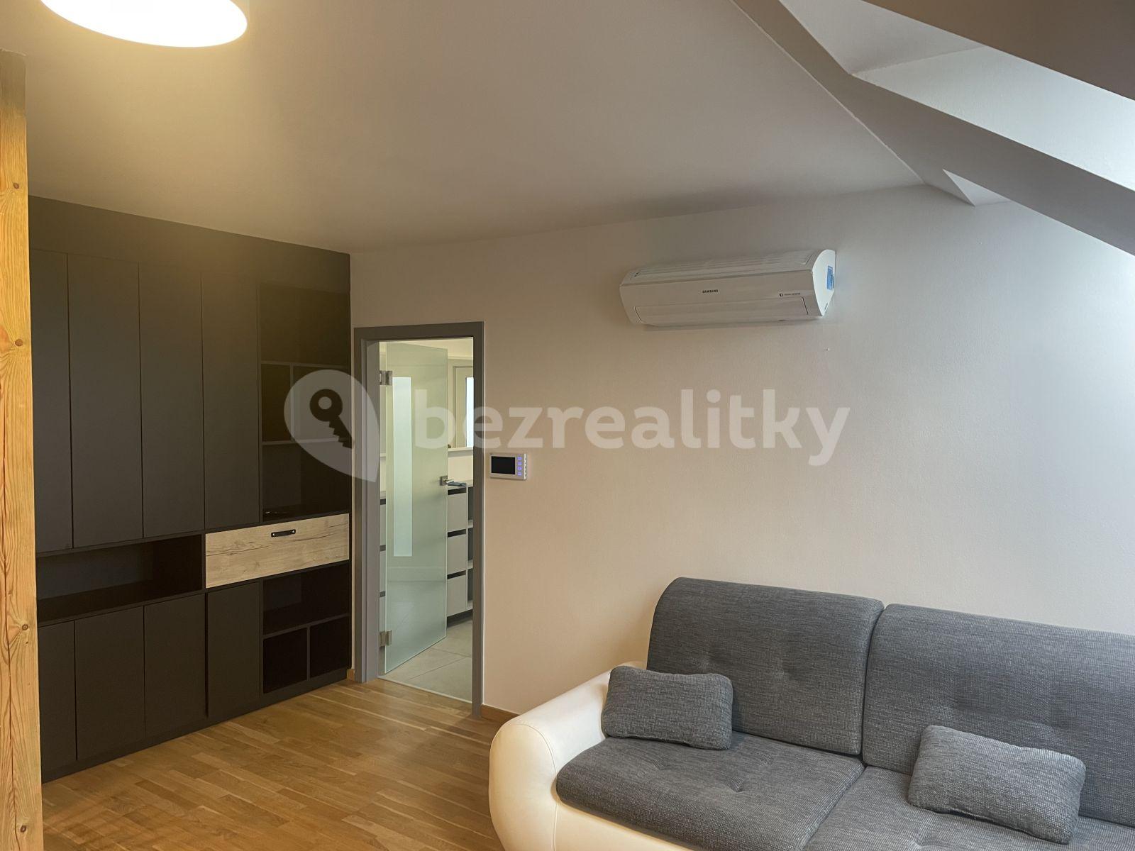 2 bedroom with open-plan kitchen flat to rent, 65 m², Dobrovského, Mělník, Středočeský Region