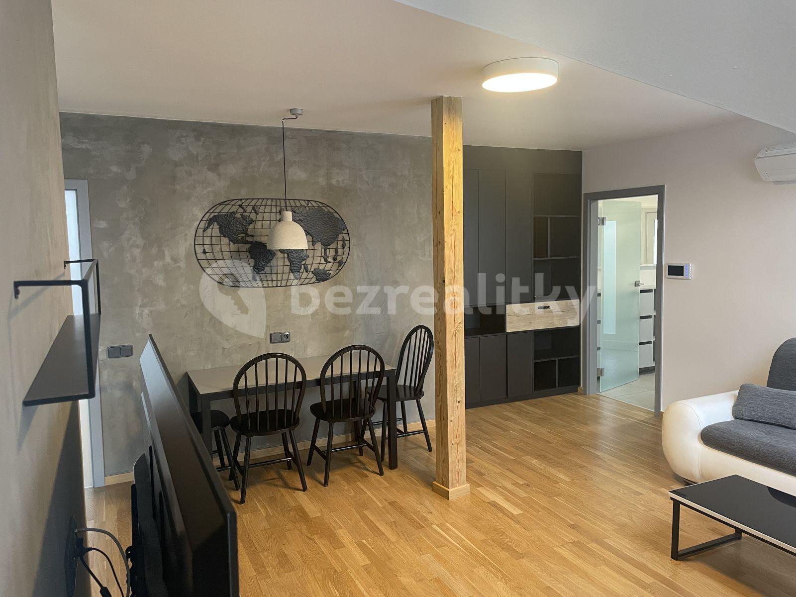 2 bedroom with open-plan kitchen flat to rent, 65 m², Dobrovského, Mělník, Středočeský Region