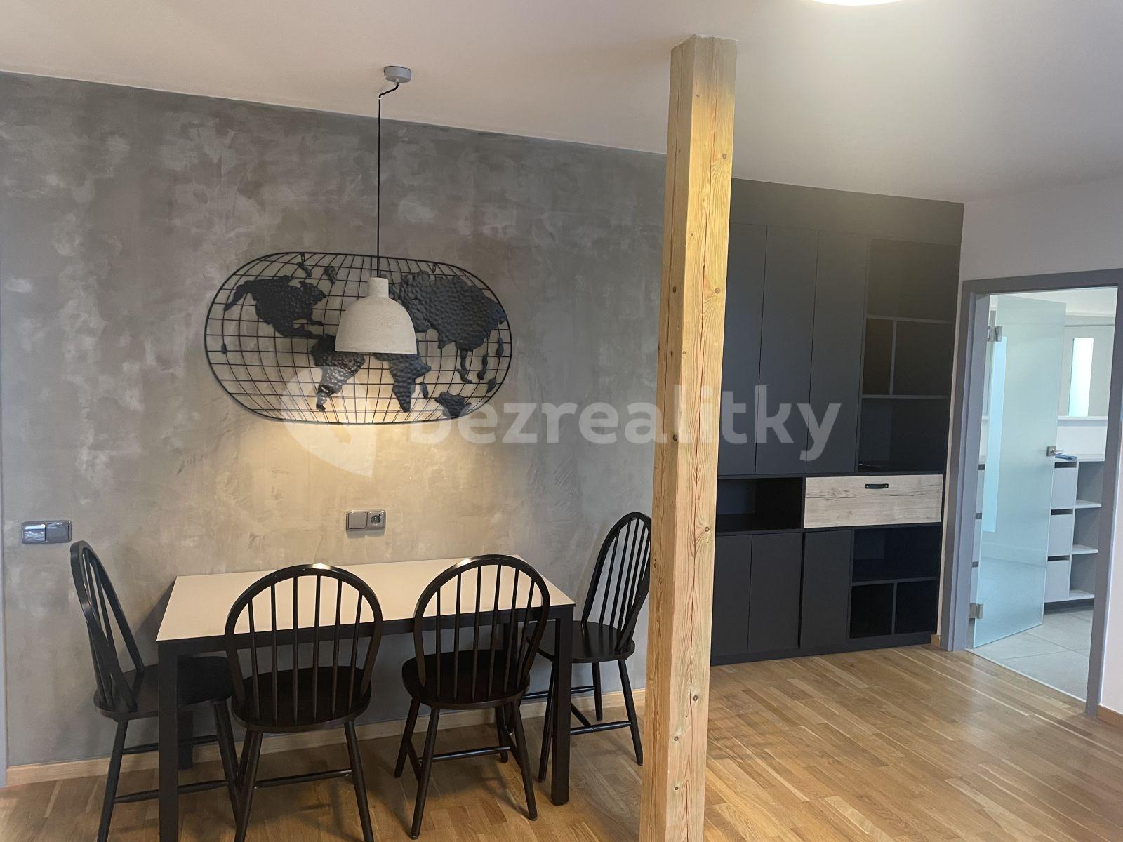 2 bedroom with open-plan kitchen flat to rent, 65 m², Dobrovského, Mělník, Středočeský Region