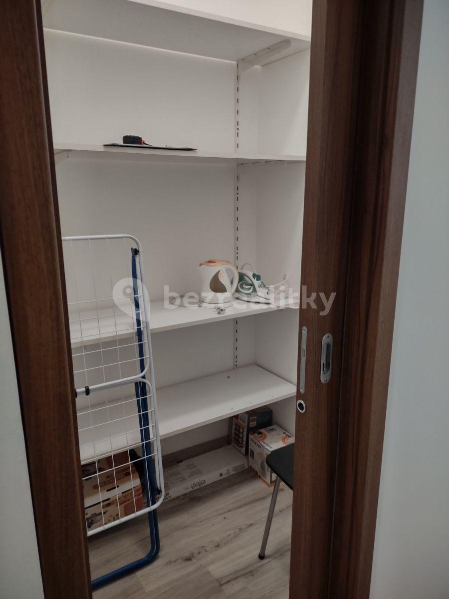 1 bedroom with open-plan kitchen flat to rent, 63 m², K. Čapka, Karlovy Vary, Karlovarský Region