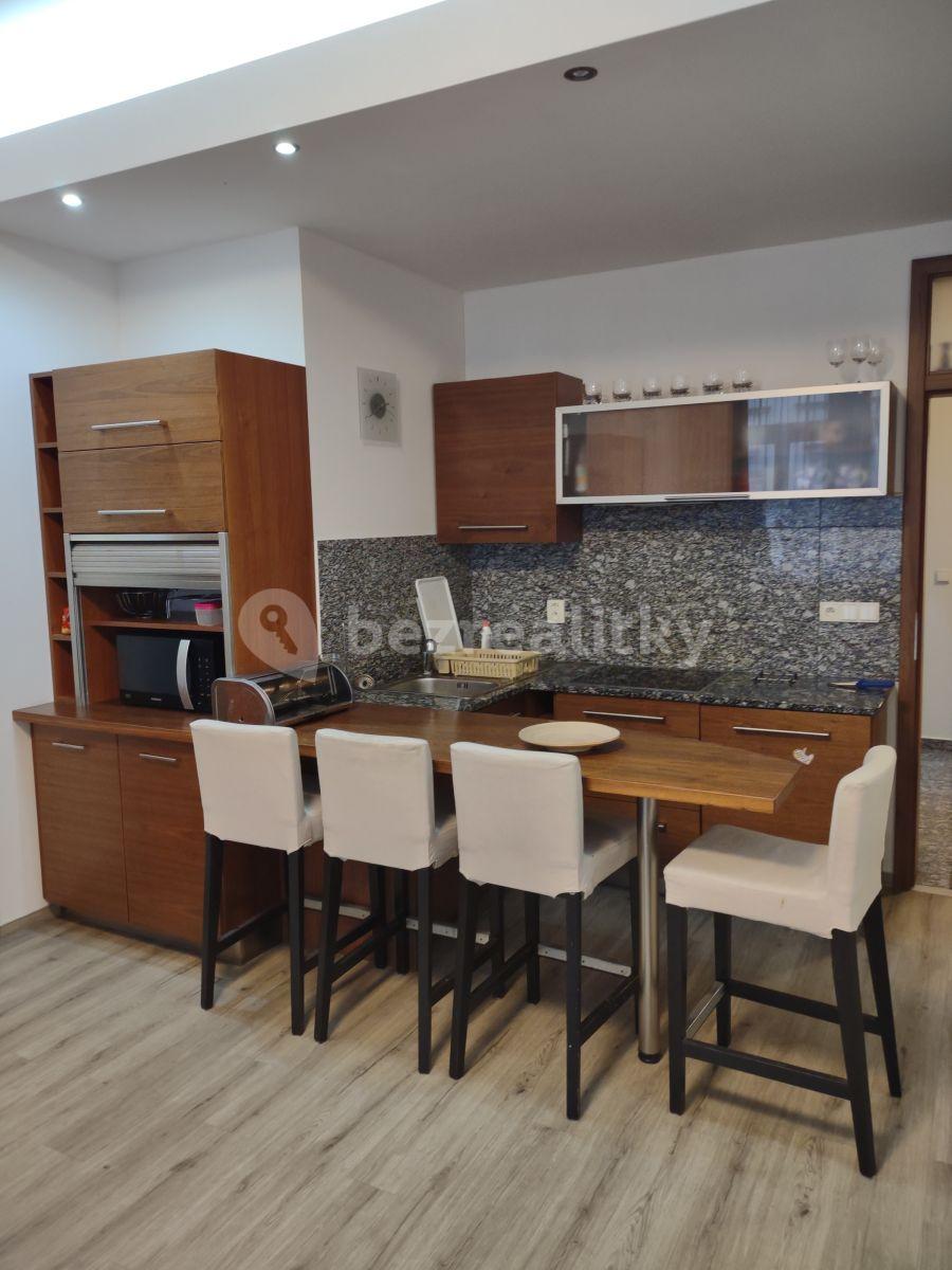 1 bedroom with open-plan kitchen flat to rent, 63 m², K. Čapka, Karlovy Vary, Karlovarský Region