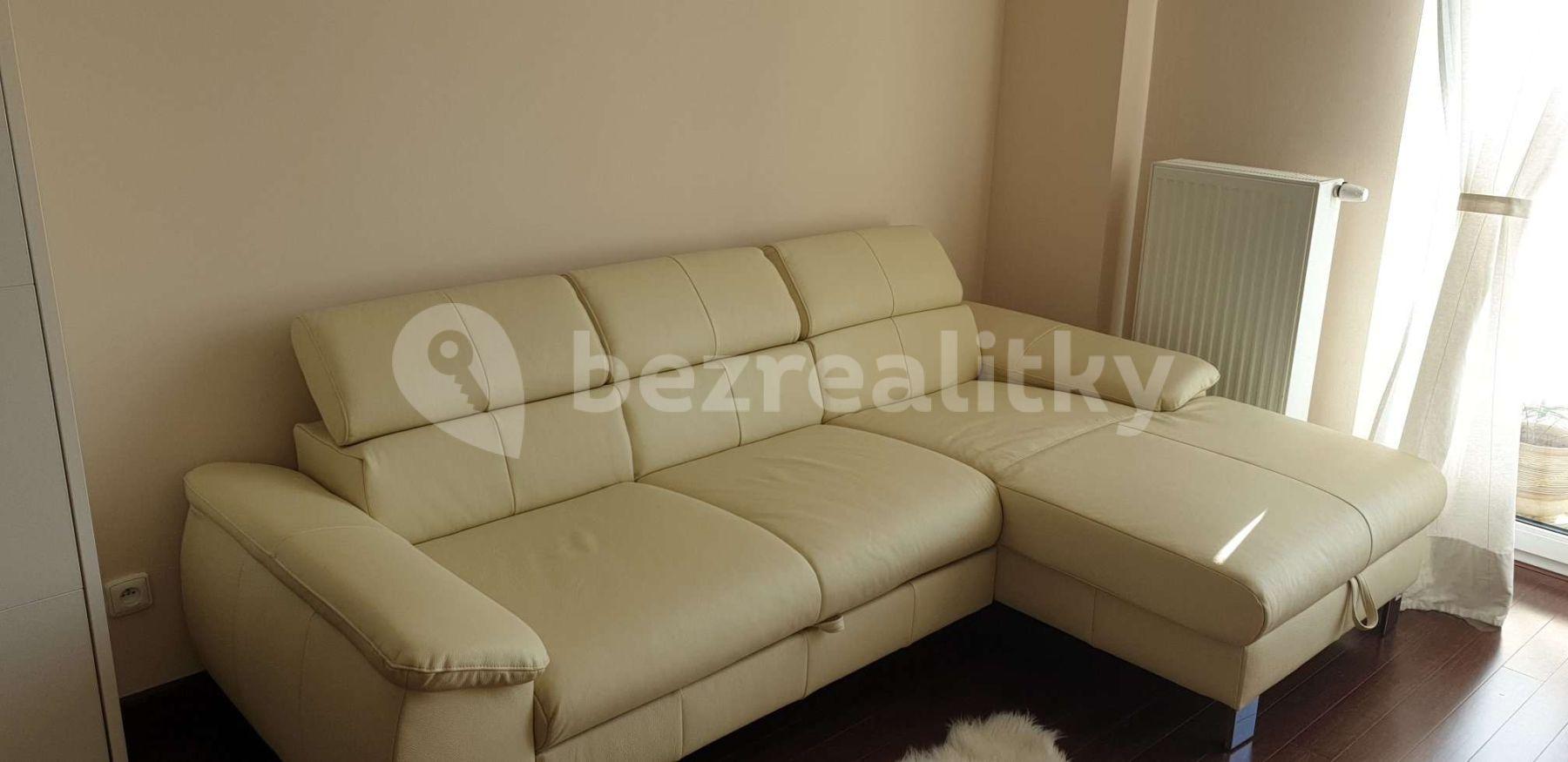 1 bedroom with open-plan kitchen flat to rent, 61 m², Chebská, Karlovy Vary, Karlovarský Region