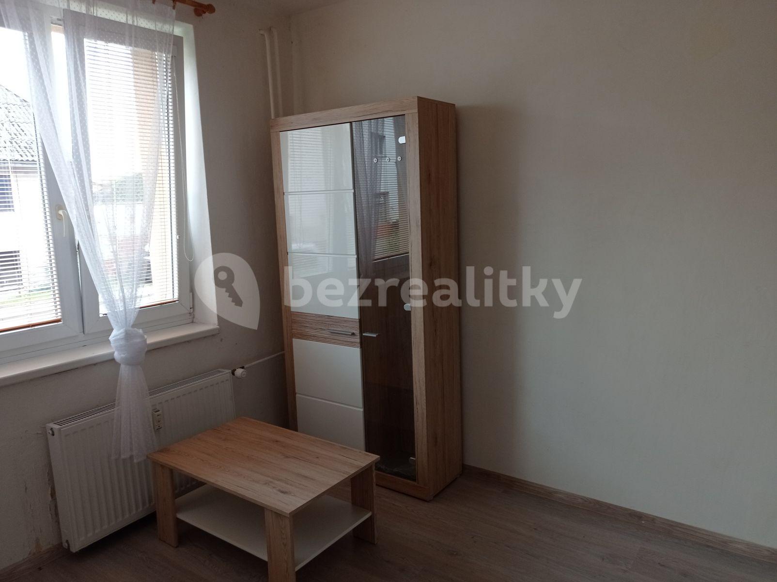 Small studio flat to rent, 7 m², Ústecká, Chlumec, Ústecký Region