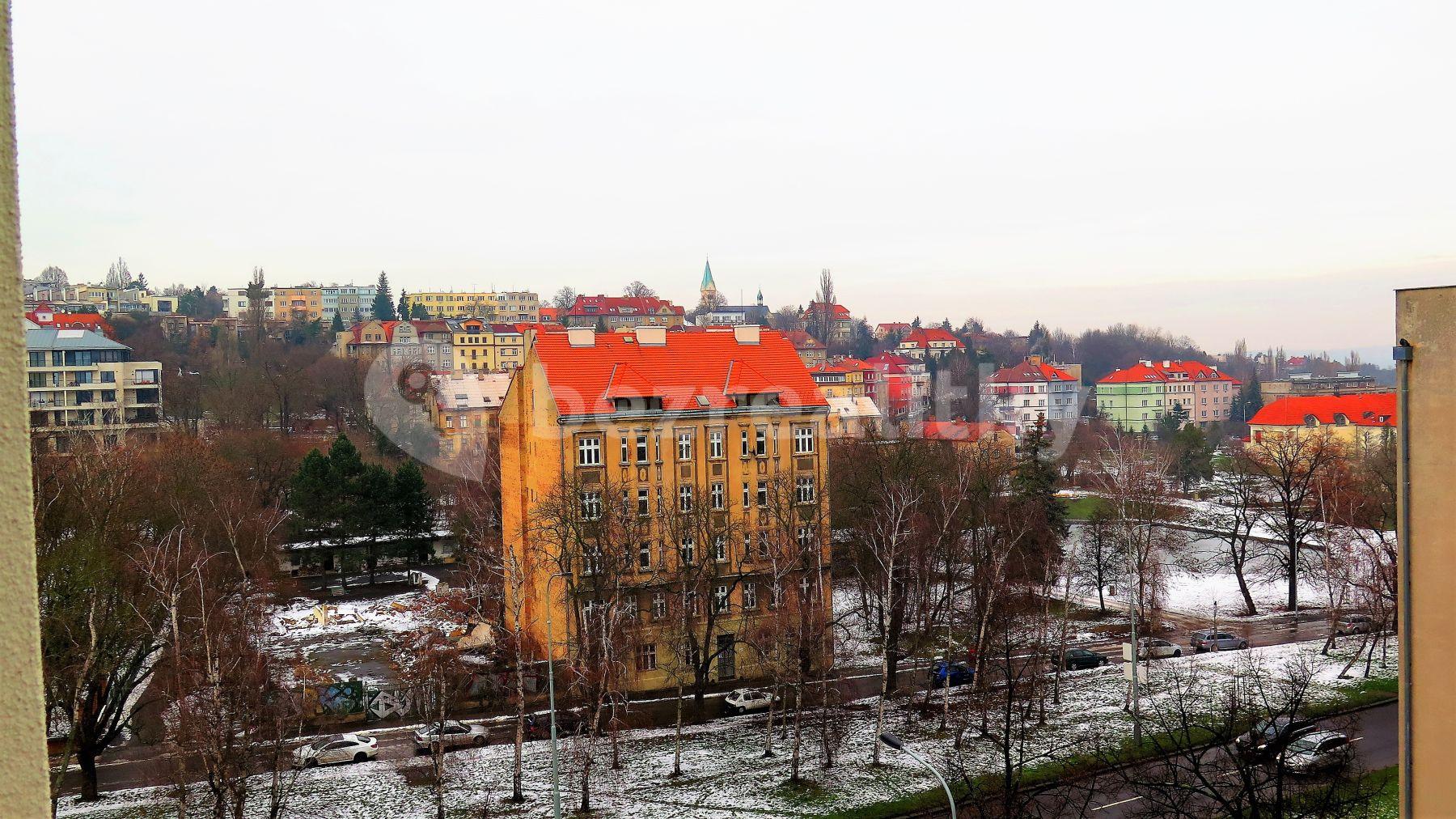 Small studio flat to rent, 30 m², Patočkova, Prague, Prague