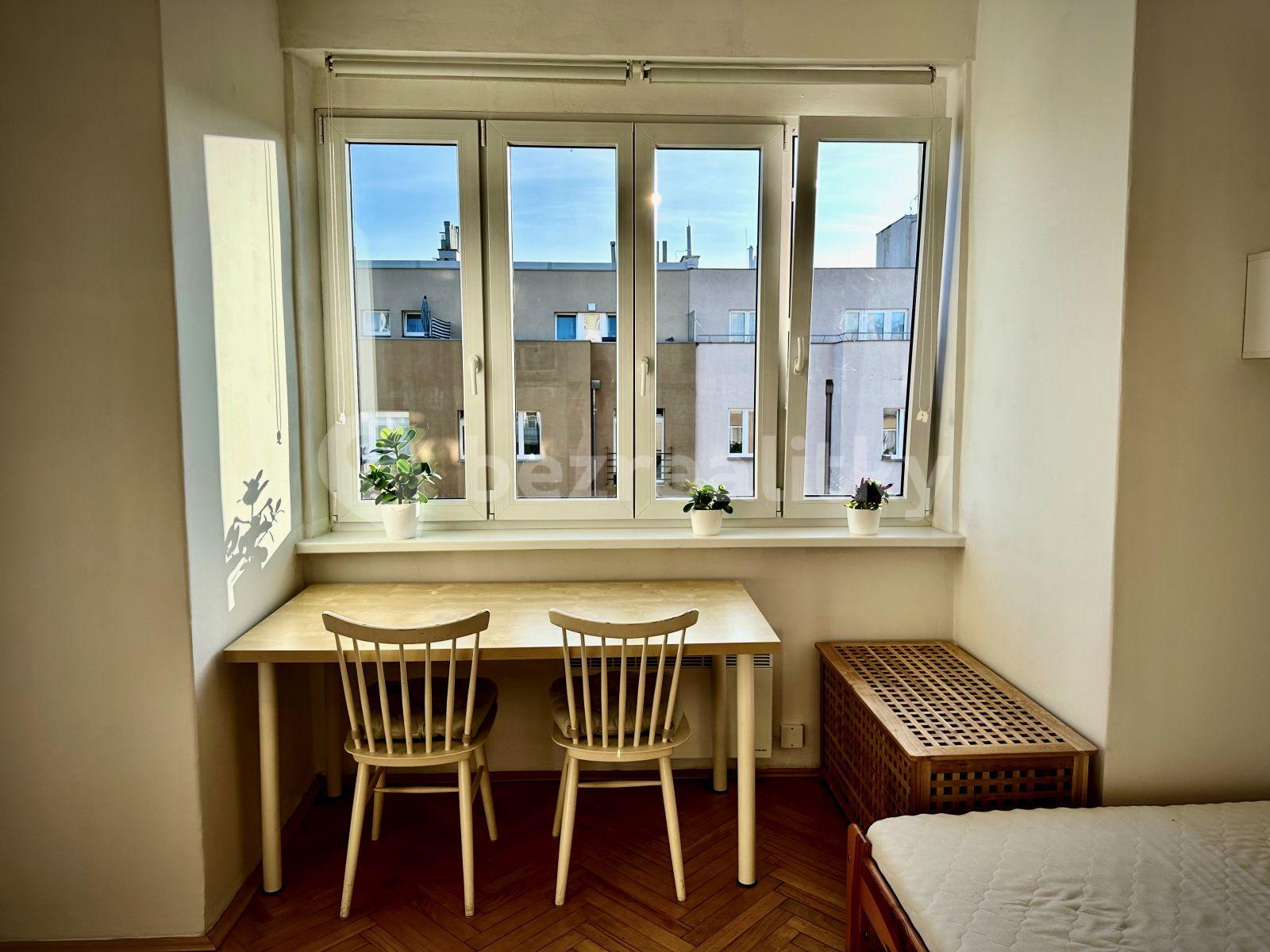 Small studio flat to rent, 30 m², Patočkova, Prague, Prague