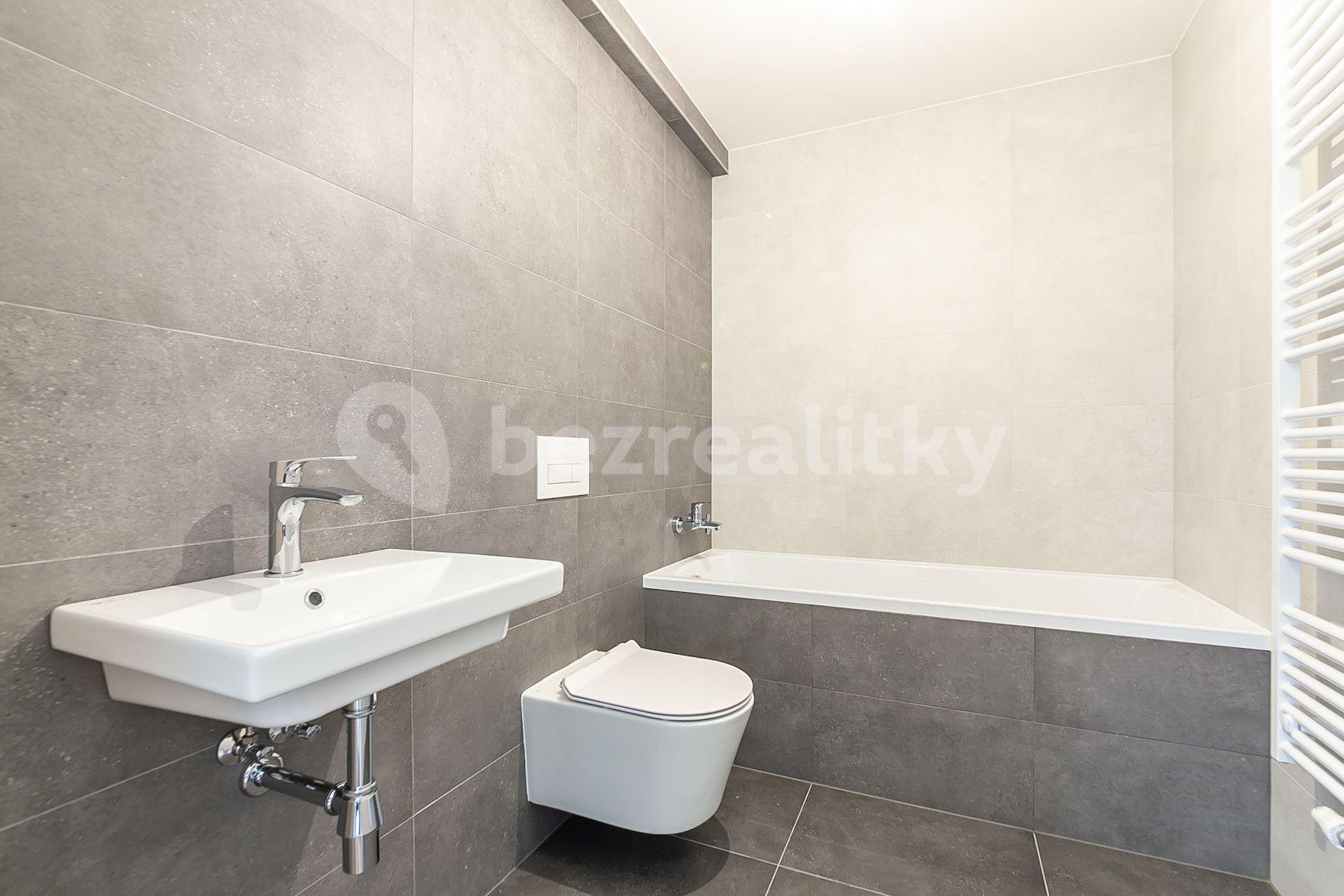 3 bedroom with open-plan kitchen flat for sale, 90 m², Na Morákově, Beroun, Středočeský Region