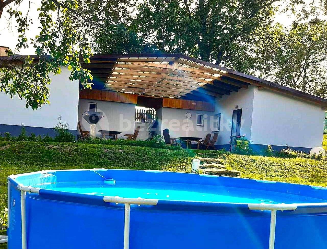 recreational property to rent, 0 m², Chvalkovice, Královéhradecký Region