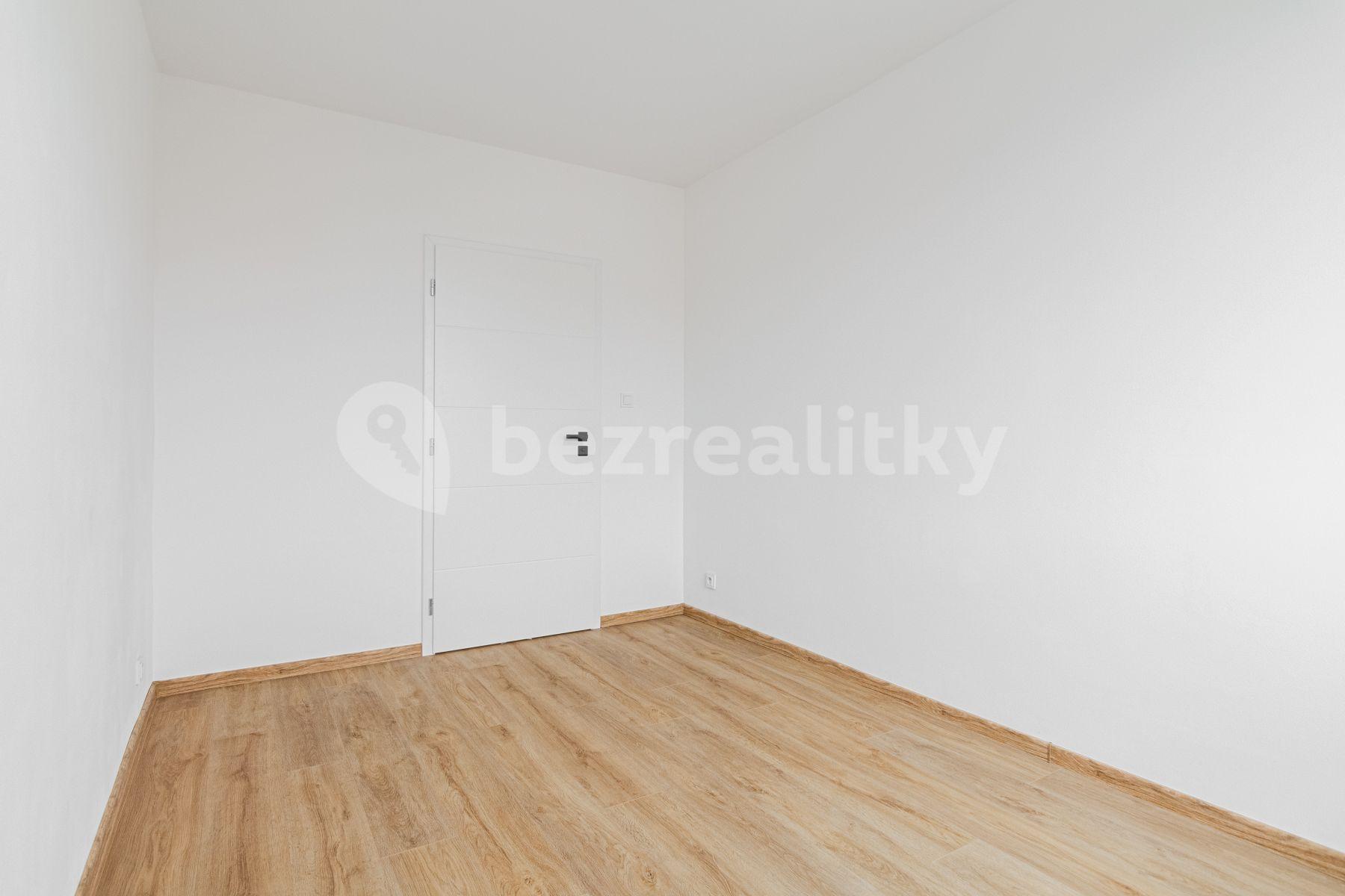 1 bedroom with open-plan kitchen flat to rent, 42 m², Francouzská, Kladno, Středočeský Region