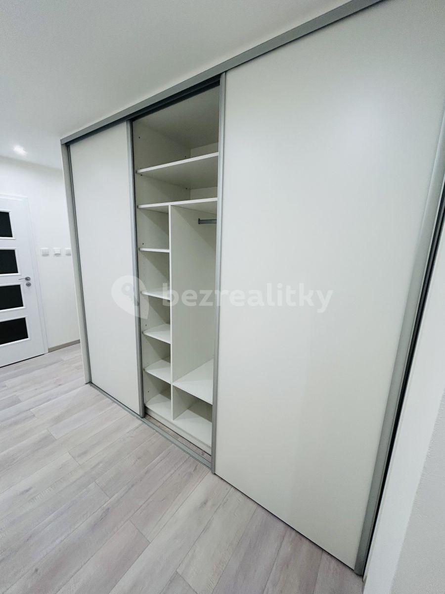 2 bedroom with open-plan kitchen flat to rent, 70 m², Prosluněná, Prague, Prague