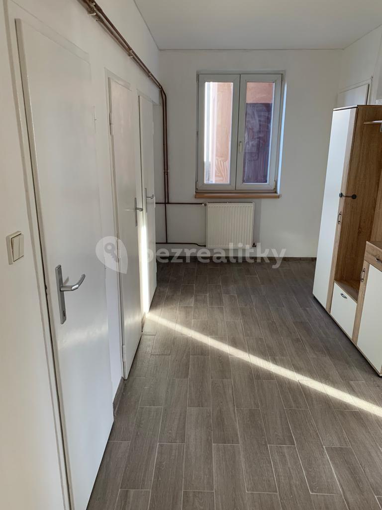 2 bedroom flat to rent, 72 m², Střelova, Přelouč, Pardubický Region