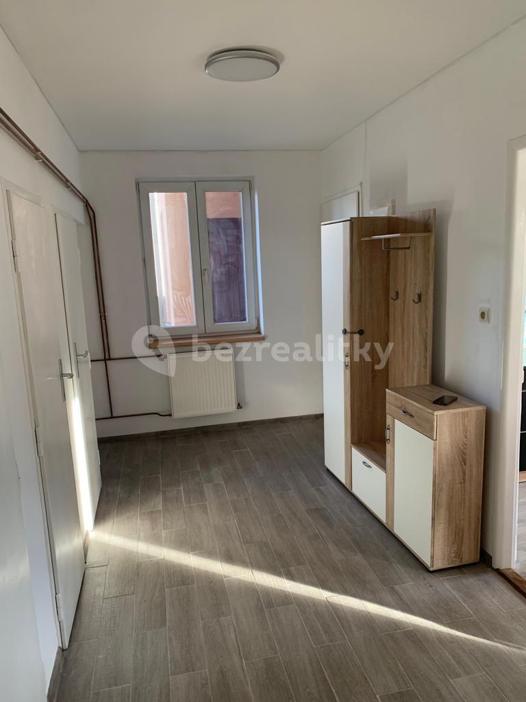 2 bedroom flat to rent, 72 m², Střelova, Přelouč, Pardubický Region