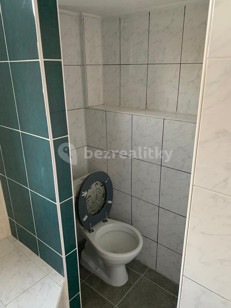 2 bedroom flat to rent, 72 m², Střelova, Přelouč, Pardubický Region