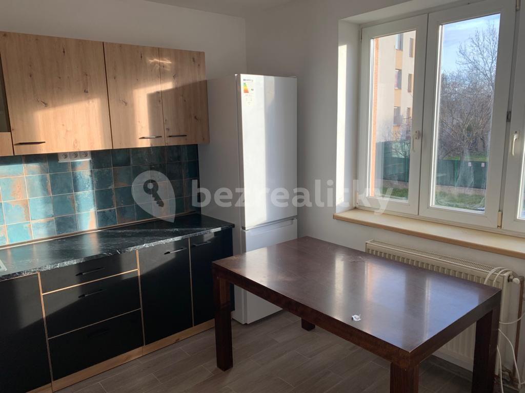 2 bedroom flat to rent, 72 m², Střelova, Přelouč, Pardubický Region