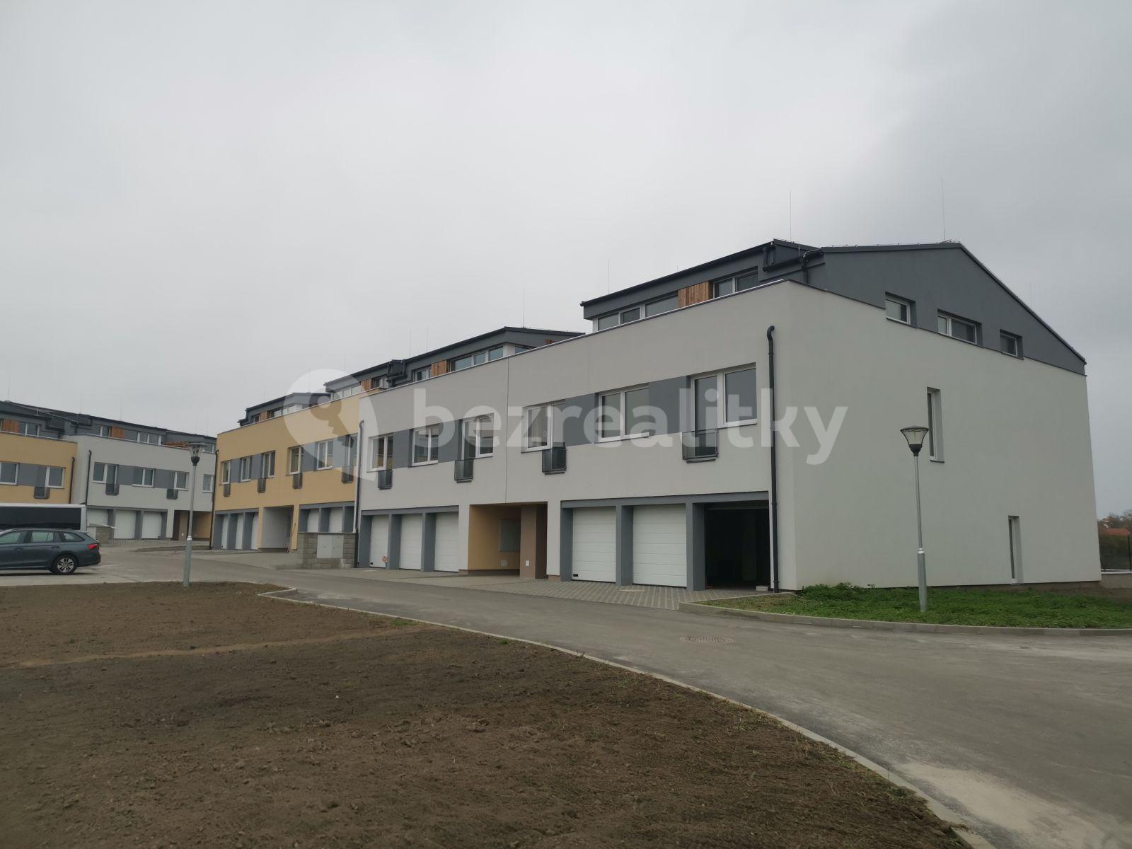 2 bedroom with open-plan kitchen flat to rent, 99 m², Mileny Hážové, Mladá Boleslav, Středočeský Region