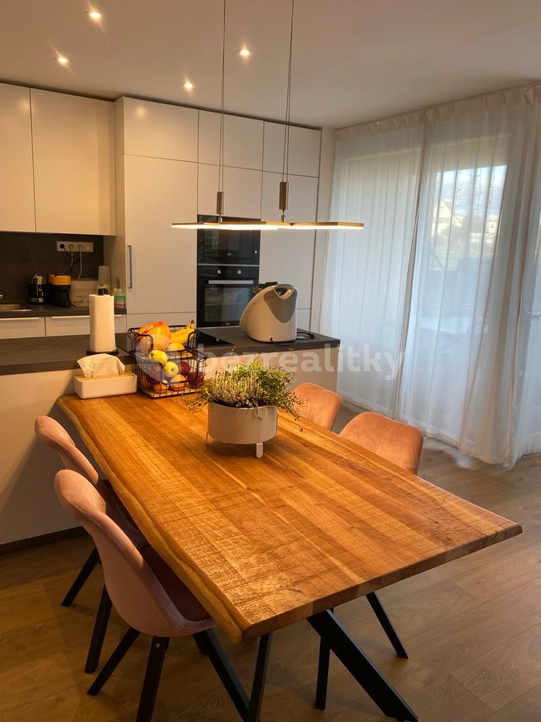 2 bedroom with open-plan kitchen flat to rent, 99 m², Mileny Hážové, Mladá Boleslav, Středočeský Region