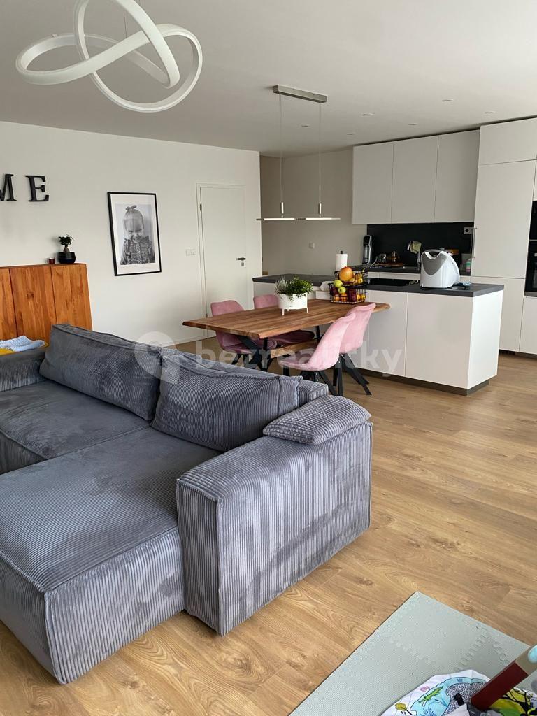 2 bedroom with open-plan kitchen flat to rent, 99 m², Mileny Hážové, Mladá Boleslav, Středočeský Region