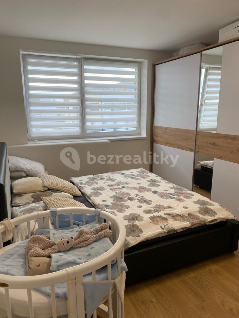 2 bedroom with open-plan kitchen flat to rent, 99 m², Mileny Hážové, Mladá Boleslav, Středočeský Region