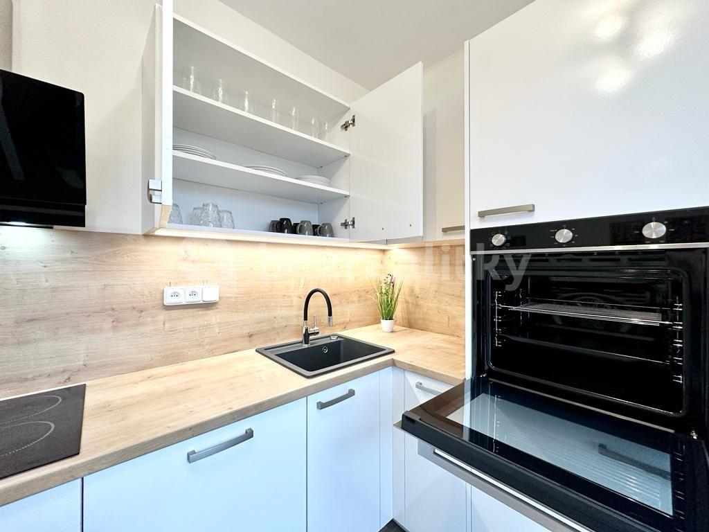 2 bedroom flat to rent, 56 m², Václava Řezáče, Klášterec nad Ohří, Ústecký Region