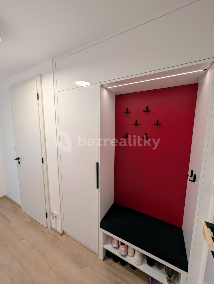 1 bedroom with open-plan kitchen flat to rent, 66 m², Nové sady, Brno, Jihomoravský Region