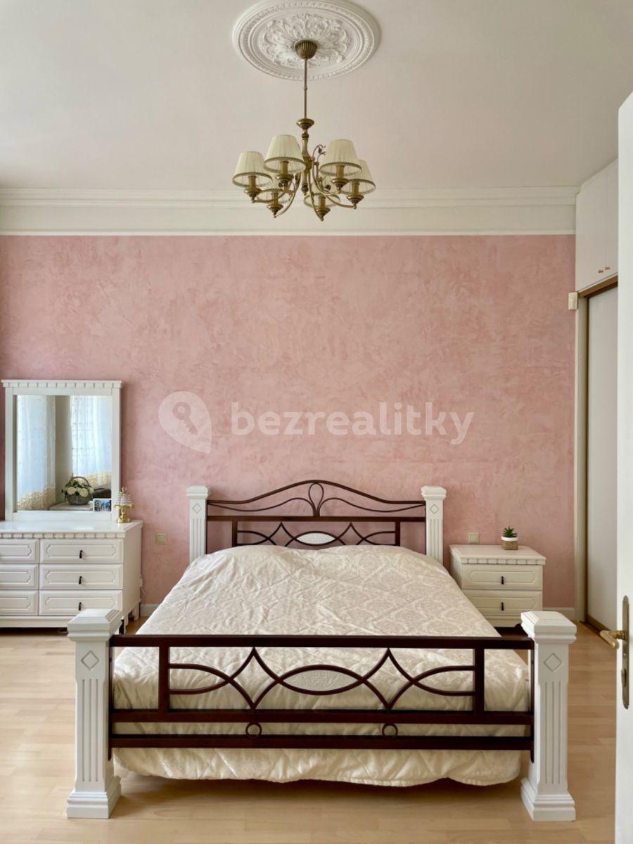 1 bedroom with open-plan kitchen flat to rent, 56 m², Chodská, Prague, Prague