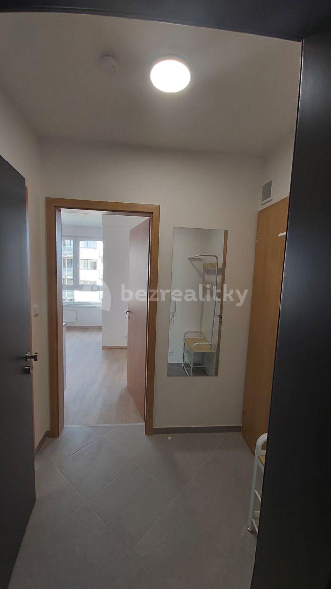 Studio flat to rent, 31 m², Baarové, Prague, Prague