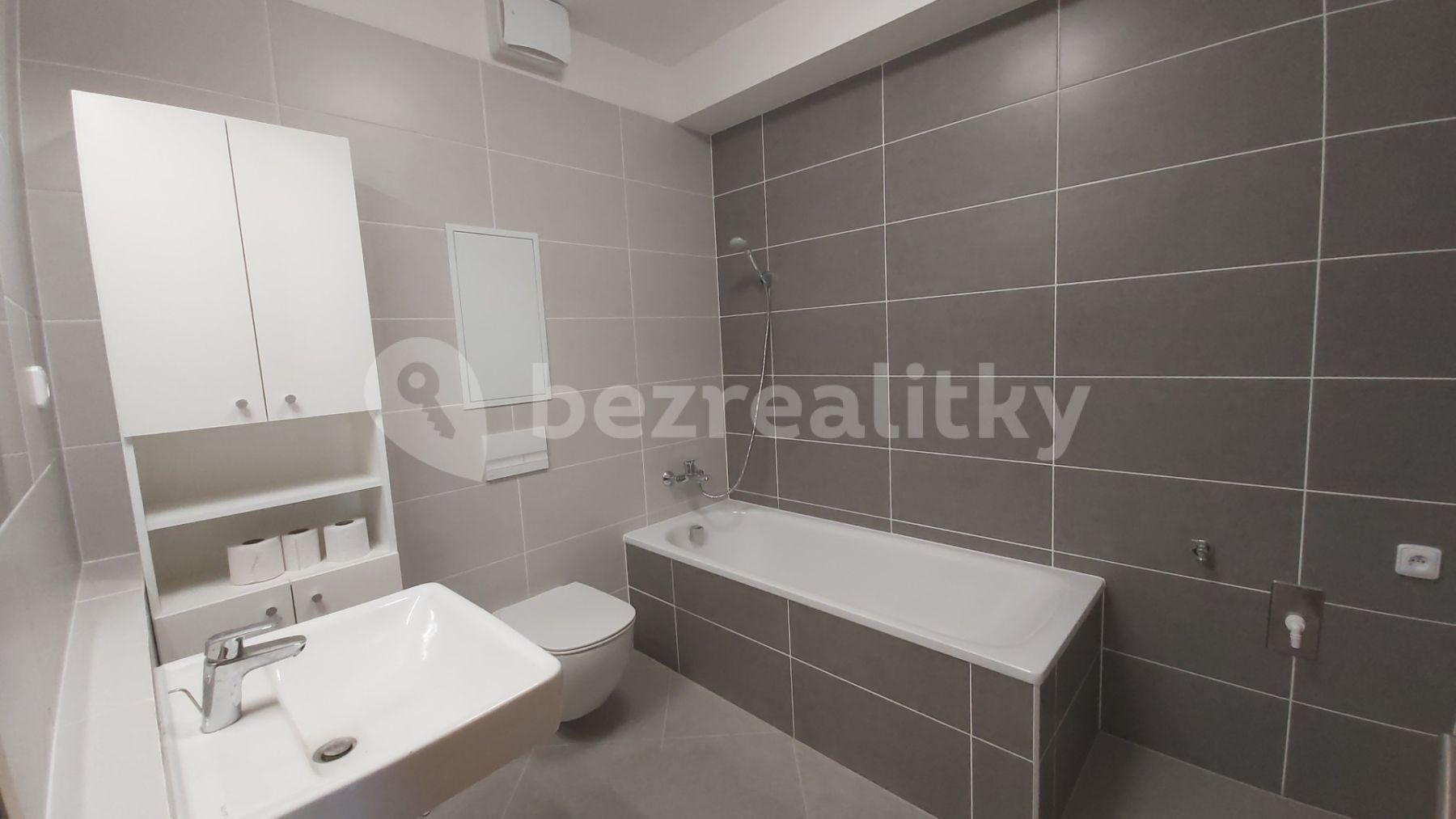 Studio flat to rent, 31 m², Baarové, Prague, Prague