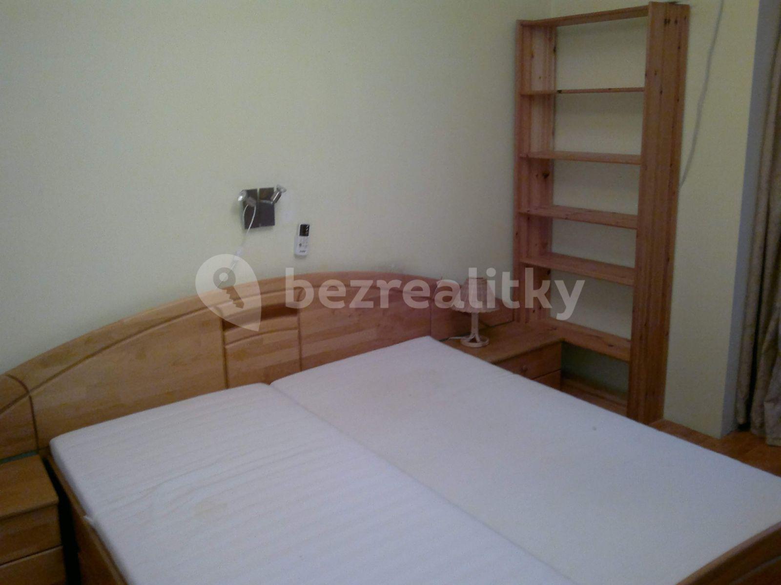 Small studio flat to rent, 16 m², Hejtmanská, Prague, Prague