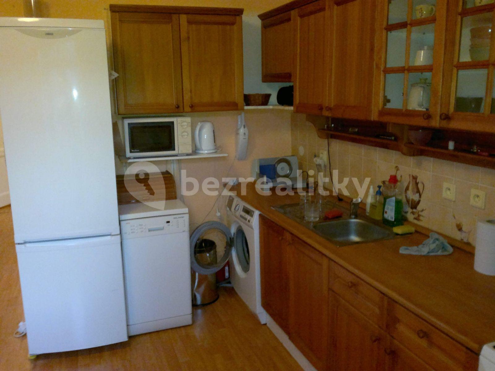 Small studio flat to rent, 16 m², Hejtmanská, Prague, Prague