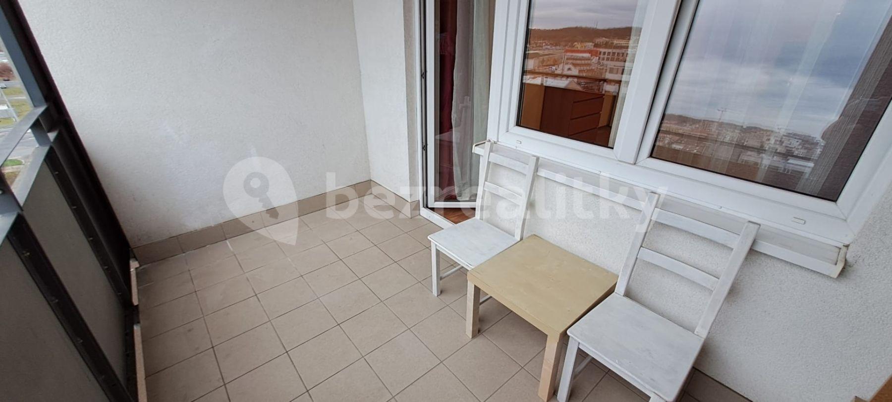 Studio flat to rent, 38 m², Podkovářská, Prague, Prague