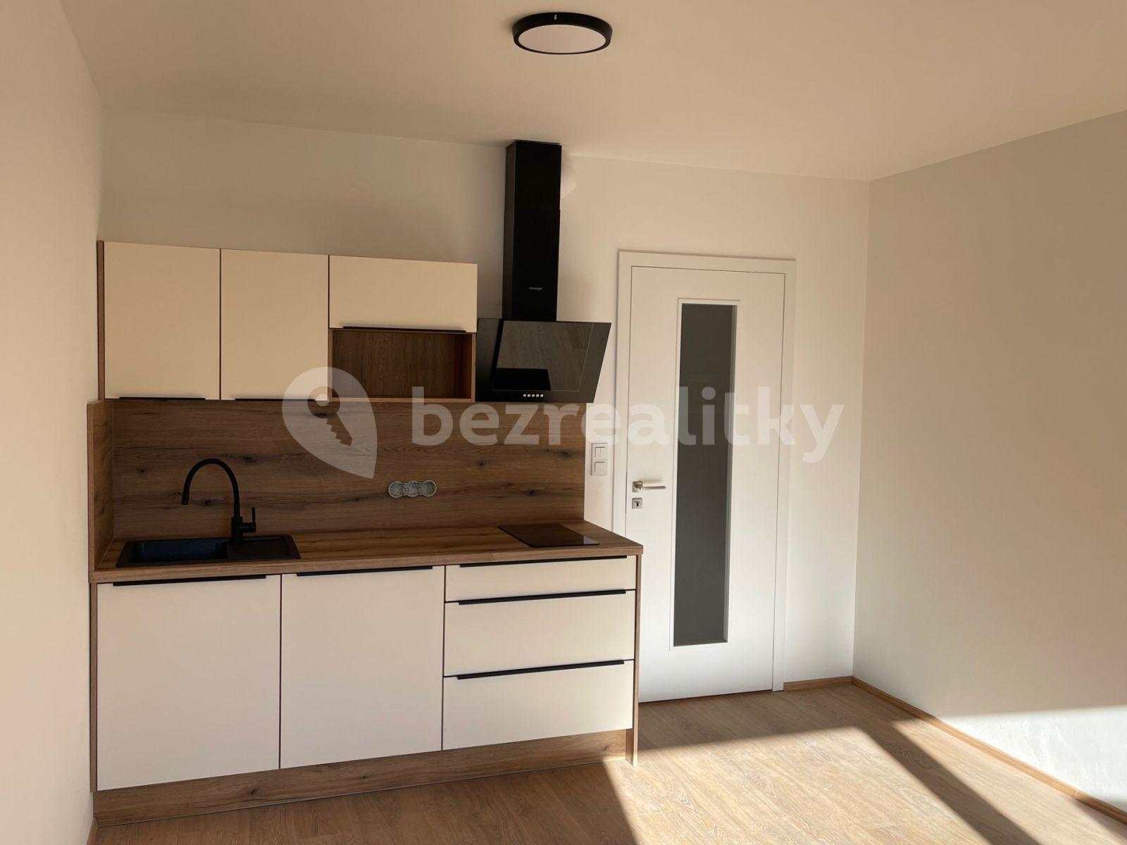 Studio flat to rent, 36 m², Smilova, Pardubice, Pardubický Region