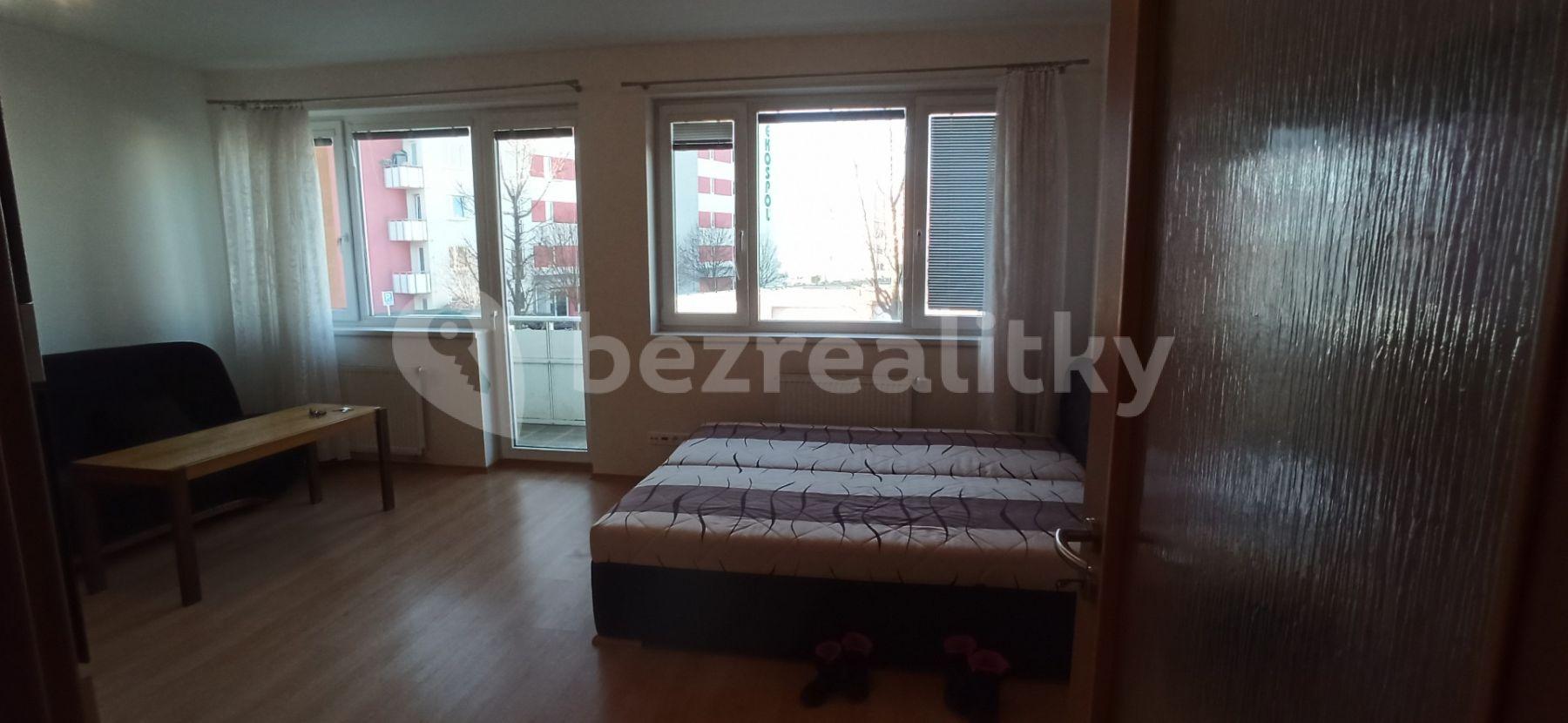 Studio flat to rent, 31 m², Farkašova, Prague, Prague