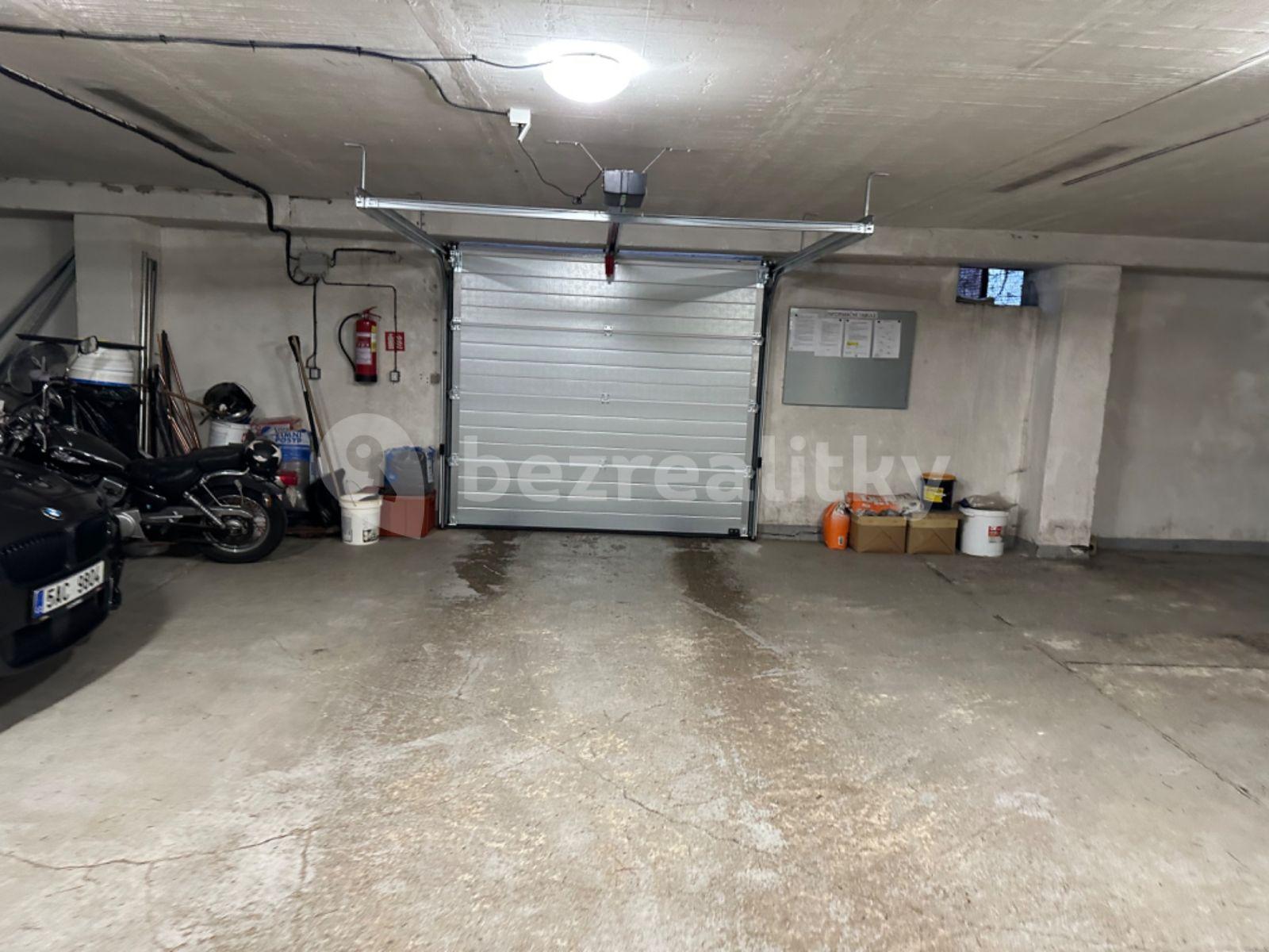 garage to rent, 15 m², K Trninám, Prague, Prague