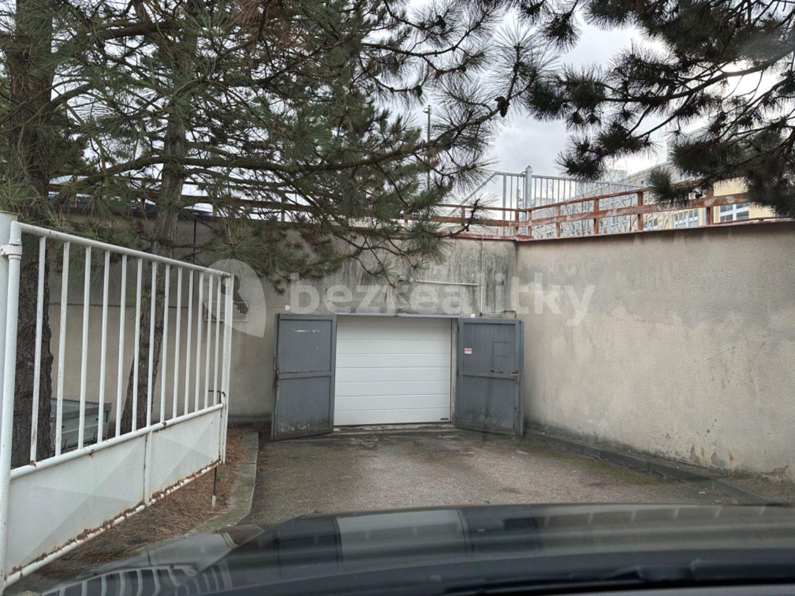 garage to rent, 15 m², K Trninám, Prague, Prague