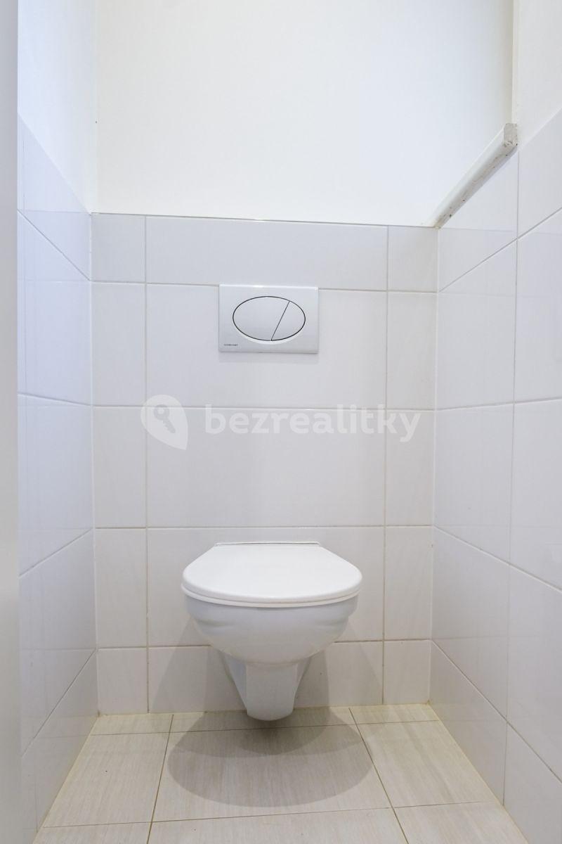 Studio flat for sale, 37 m², 5. května, Prague, Prague